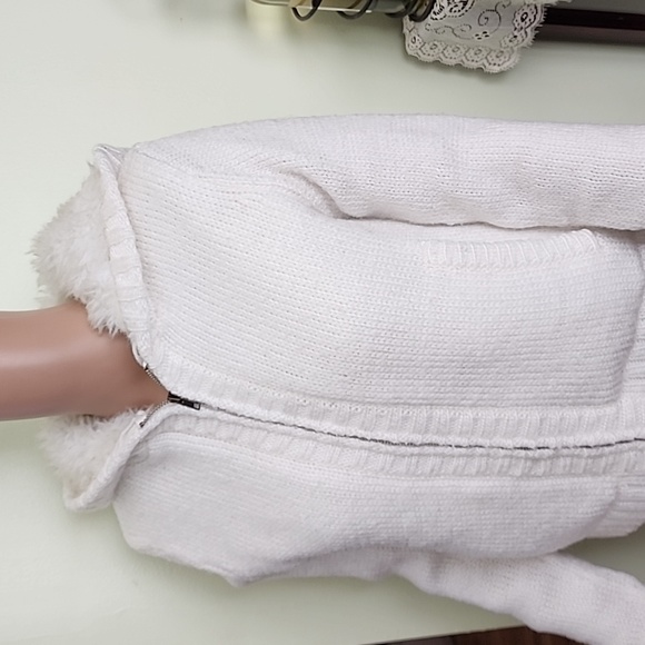 Sweater - Picture 2 of 10